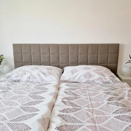 Cejkovsky Dvorek * Cejkovice (Hodonin)